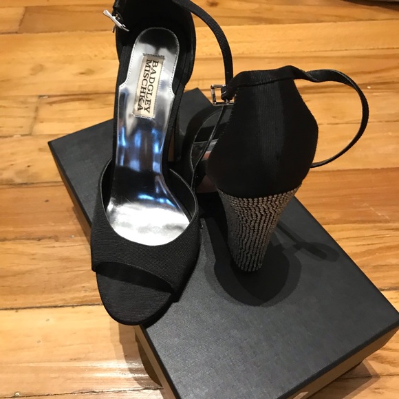 Badgley Mischka black  sandals  w diamonds  heels - Picture 3 of 5